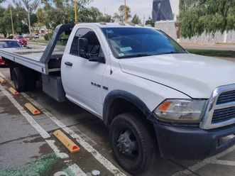 ram 4000 2016 grúa de plataforma para dos auyos