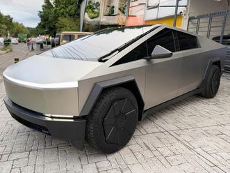 tesla cybertruck 0.0 547km awd