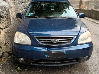 automobile kia carens