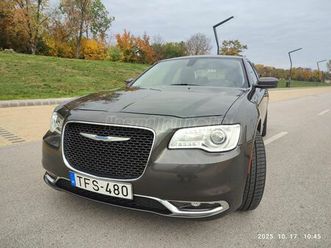 chrysler 300 c kevés km. panoráma tető. távindítás