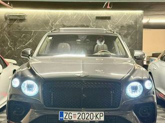 bentley bentayga v8, 2020 god.