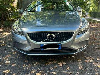 volvo v40 2.0 t2 momentum