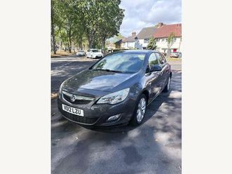 1.4 16v active hatchback 5dr petrol manual euro 5 (100 ps)