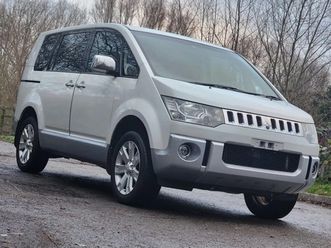 2010 (60) - d5 2.4 auto 4x4 g power pack 8 seater mpv roof lcd ulez compliant 5-door