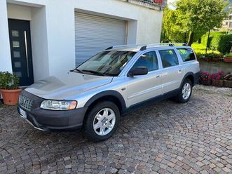 VOLVO XC70 D5 volvo-xc-70-xc70-d5-awd-momentum
