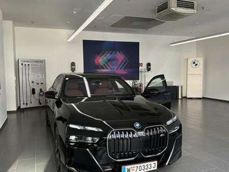 m760 e xdrive voll bowers wilk tv executive lounge