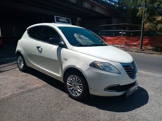 lancia ypsilon 0.9 twinair 85 cv 8 porte s&s platinum