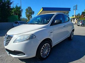 lancia ypsilon 2014 manual 0.9 benzine+gaz metan