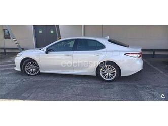 toyota camry 2.5 220h luxury