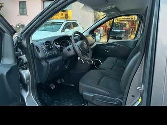 opel vivaro 2016 ( 9 posti)