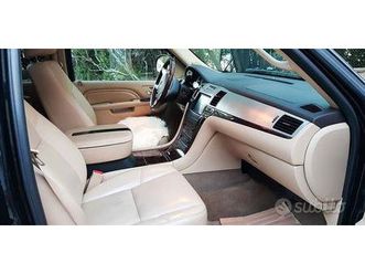 cadillac escalade sport luxury gpl 8 posti