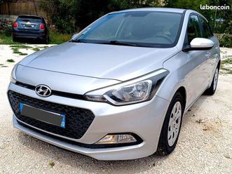 hyundai i20 1.1 crdi - 75 ii intuitive 2015 garantie 3 mois