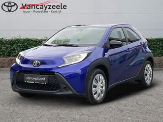 toyota aygo x play cam dab applecarplay / androidauto