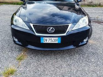 lexus is 220d 2.2 16v luxury