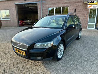 volvo v50 - 2.4 momentum // apk 9-1-2026 // 275.000 km