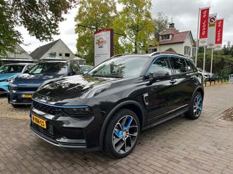 lynk & co 01 - 1.5 plug-in hybrid automaat / pano / airco-ecc / navi / camera