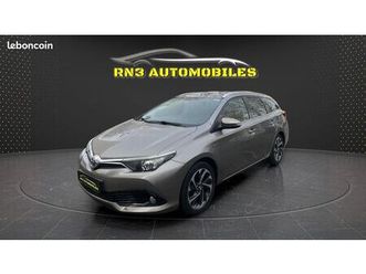 toyota auris touring sports hsd 136h design business