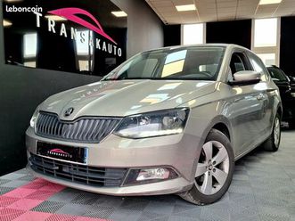 skoda fabia combi 1.2 tsi 90 ch greentec style / entretien ok / car play / clim auto / radars de stationnement