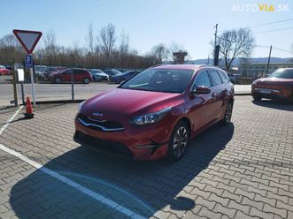 kia ceed sw 1.5 t-gdi silver at za 23 220 €