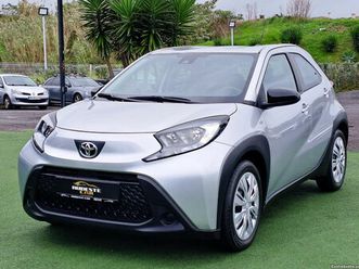 toyota aygo 1.0 x play 72cv gasolina 2023 maio/23