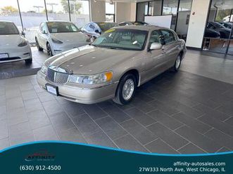 used 2002 lincoln town car executive