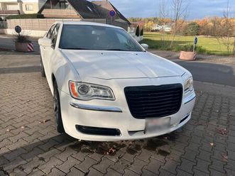 chrysler 300c mit 20zoll hellcat felgen
