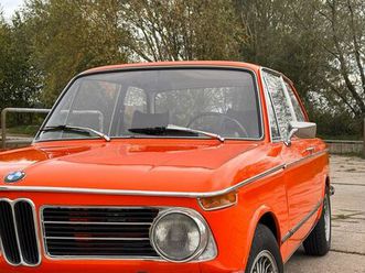 bmw 2002 (baujahr 1973) – klassiker in inka-orange
