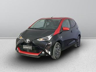 aygo 1ª serie ii 2018 5p - 5p 1.0 x-clusiv red pack 72cv