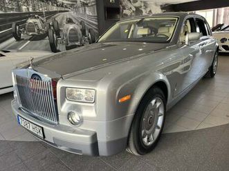 rolls-royce phantom v12