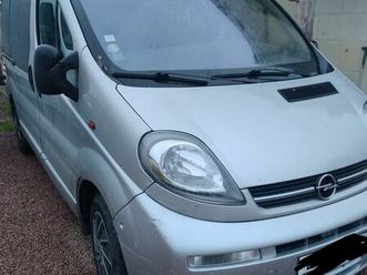 opel vivaro 1.9 dti combi court