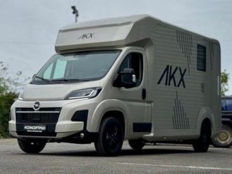 camion chevaux stalles akx opel