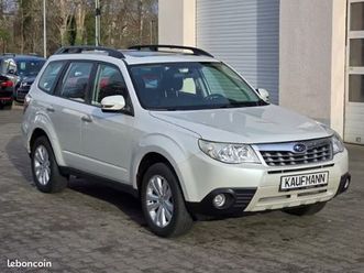 subaru forester 2.0i 150ch automatique - caméra - toit ouvrant - navi