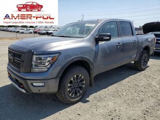 nissan titan sv 2021 5.6l 5.6 benzyna 400km