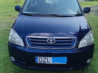 toyota avensis verso d-4d