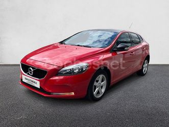 volvo v40 2.0 d2 momentum auto