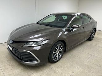 toyota camry 2.5 hsd business: réserver un essai sur route !