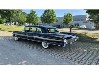 cadillac fleetwood series 75 lumuosine