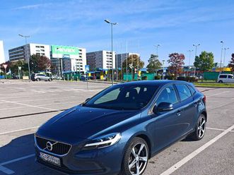 volvo v40 t3 automatic momentum, 2017 god.