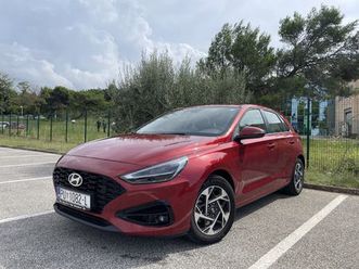 hyundai i30 1,5 mpi vatrena edicija, gratis ao, servisna, 2024 god.