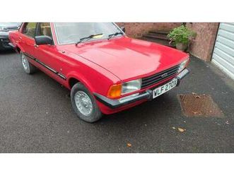 1982 ford cortina rouge automatique, 3 vitesses conduite...