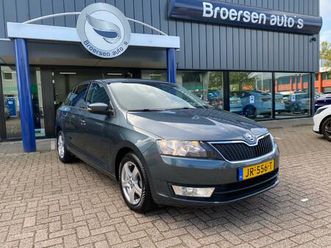 skoda rapid 1.2 tsi 90pk dsg-7 joy met trekhaak, stoelverwarming en p.sensoren v+a