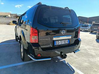 nissan pathfinder 7 posti 2.5 dci