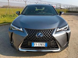 lexus ux 200