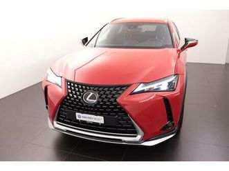 lexus ux 250h comfort: réserver un essai sur route !