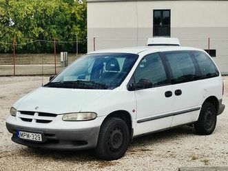 chrysler voyager 2.5 td se (7 személyes ) vizsga: 2026.07.12-ig