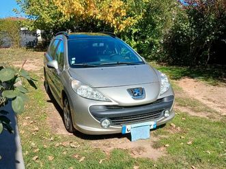 peugeot 207 sw année 2008