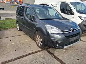 combi 1.6 bluehdi multispace live edition 73 kw (100 cv)