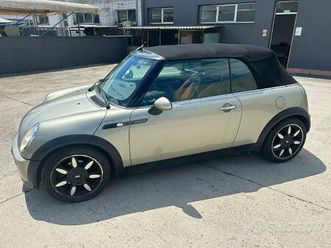 mini cabrio sidewalk