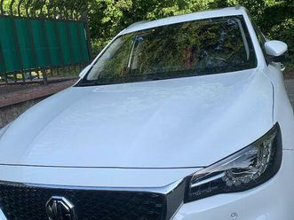 mg ehs plug-in hybrid luxury