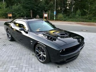 dodge challenger 6,4 shaker aut. navi leder kamera srt